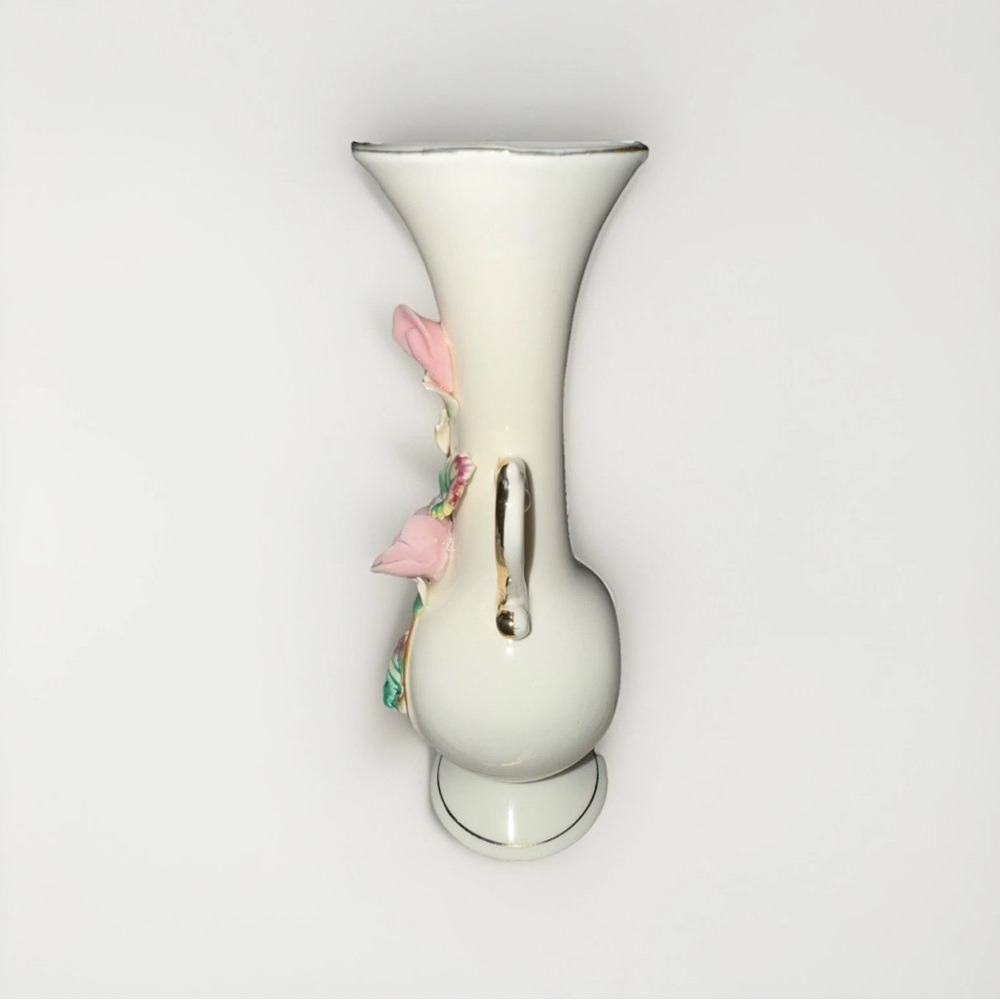 Vintage Ucagco Ceramic Japan Vase w/Applied Pink Roses & Leaves & Gilt Handles - Picture 3 of 6
